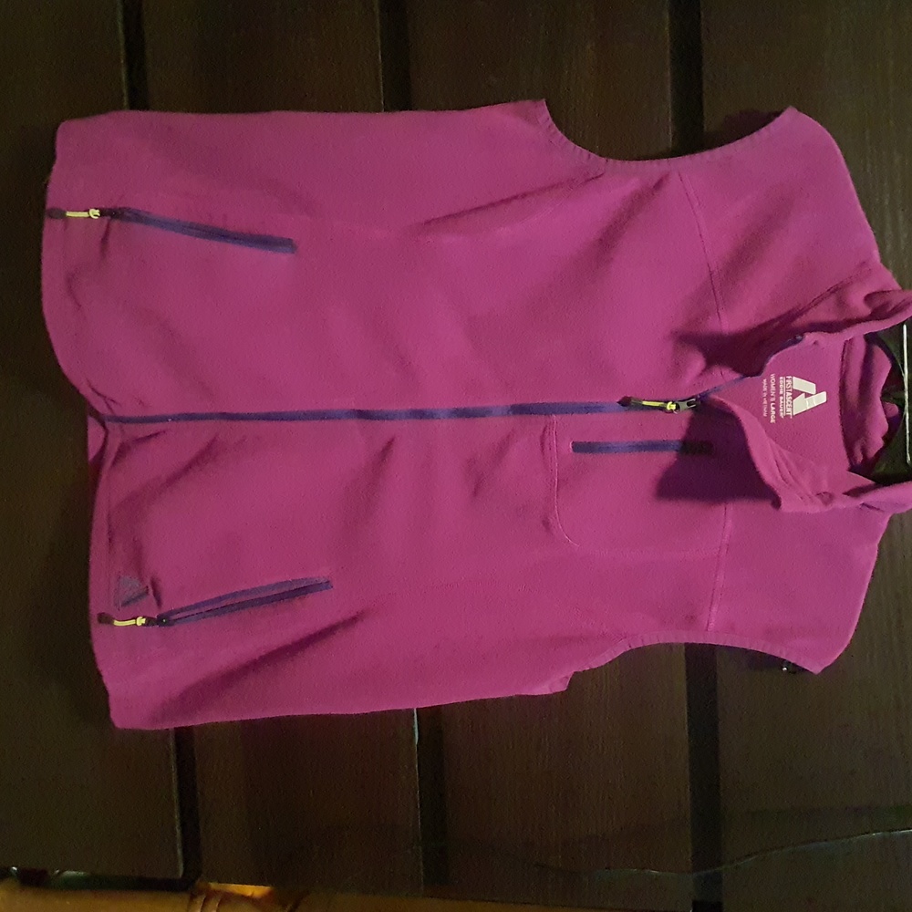 Eddie Bauer Ascent Dark Pink Fleece vest with 3 front pockets